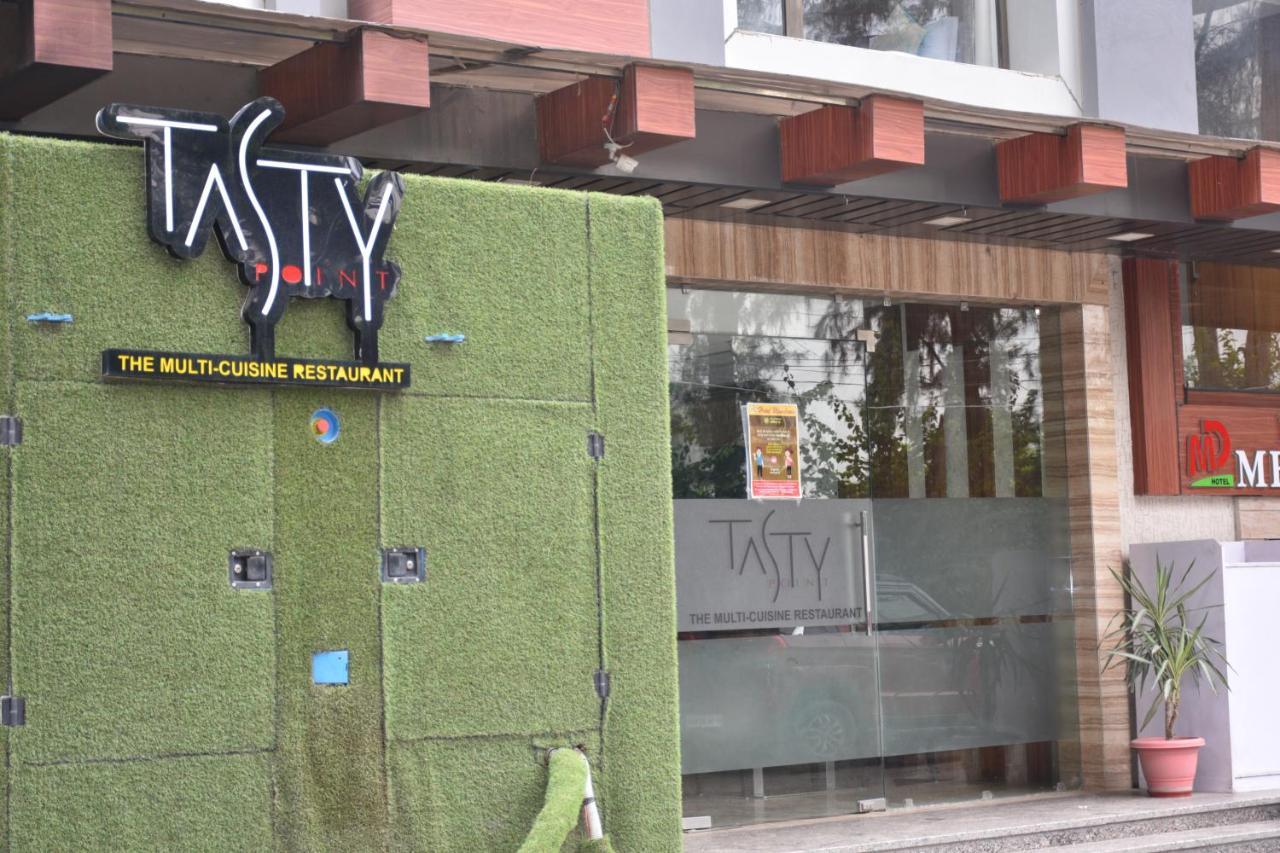 Hotel Meadows Waranasi Zewnętrze zdjęcie