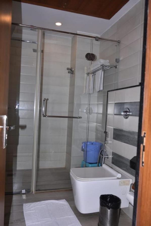 Hotel Meadows Waranasi Zewnętrze zdjęcie