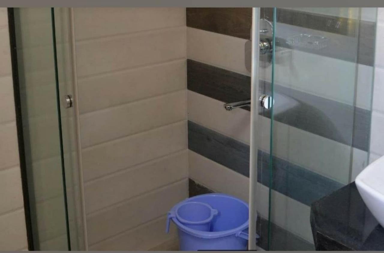 Hotel Meadows Waranasi Zewnętrze zdjęcie