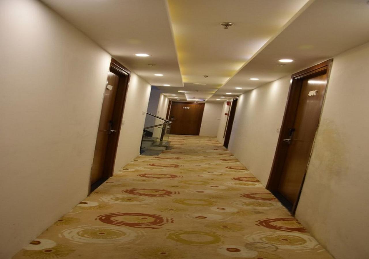 Hotel Meadows Waranasi Zewnętrze zdjęcie