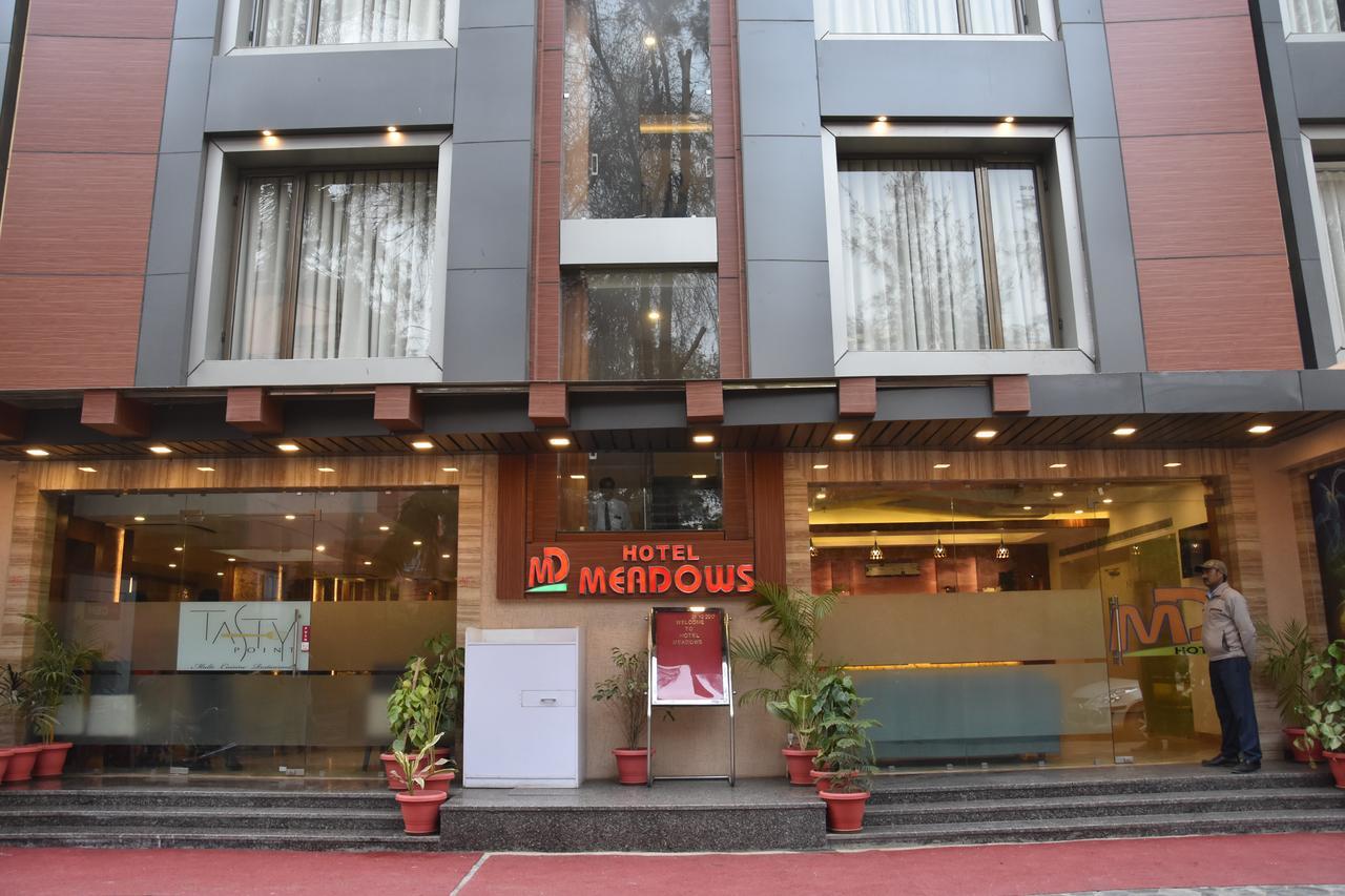 Hotel Meadows Waranasi Zewnętrze zdjęcie