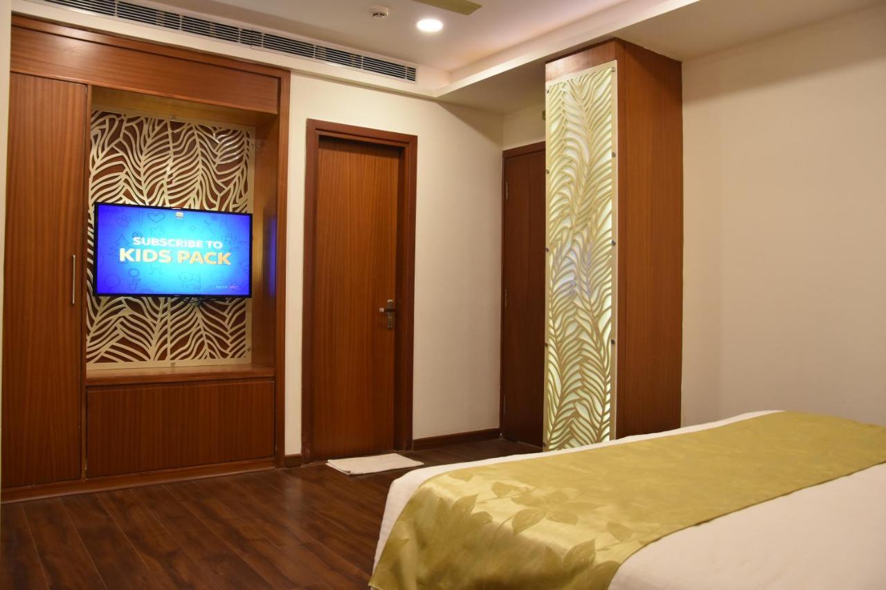 Hotel Meadows Waranasi Zewnętrze zdjęcie